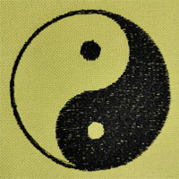 motif de broderie Ying Yang noir
