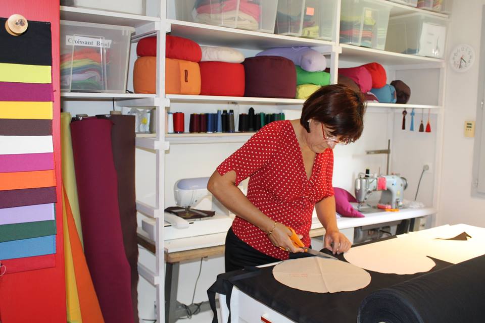 l'atelier de fabrication des coussins de la méditation des anges