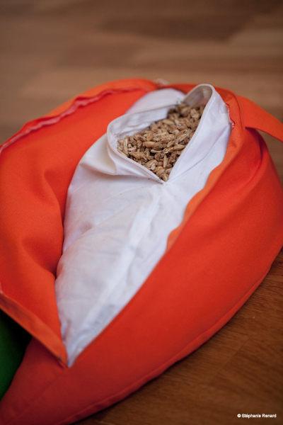 Détail concception des coussins, housse, remplissage et habillage