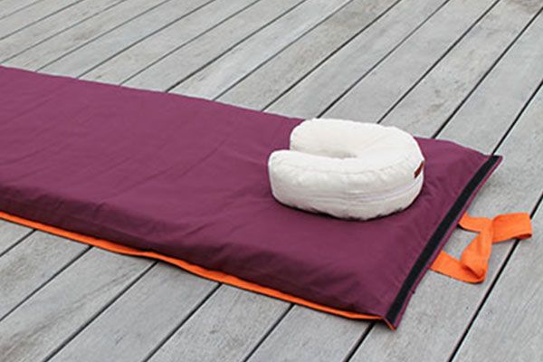 tapis futon pour méditation allongée