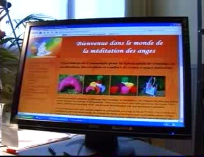 capture d'écran de la vidéo qui montre le premier site web de La Méditation des Anges